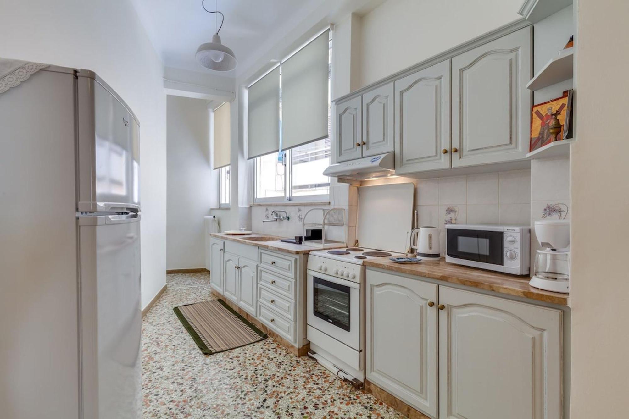 Samouil Apartment Steps From The Beach Ханя Екстериор снимка